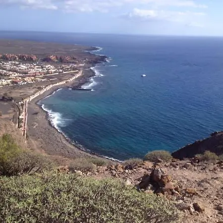 Cozy Ground Floor With Terrace In Los Cristianos *